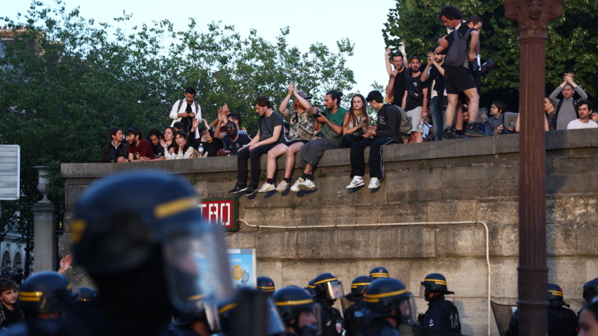 Γαλλία: Δήμαρχος απαγορεύει την κυκλοφορία ασυνόδευτων ανήλικων κάτω των 13 ετών - Έντονες αντιδράσεις από οργανώσεις