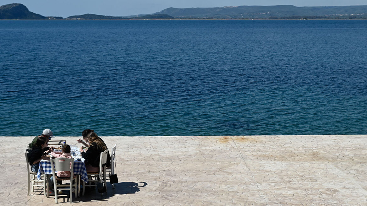 Καιρός Πάσχα: Ξεκινά με καλοκαιρία και καταλήγει με αστάθειες η Μεγάλη Εβδομάδα - Ισχυροί άνεμοι έως και 8 μποφόρ