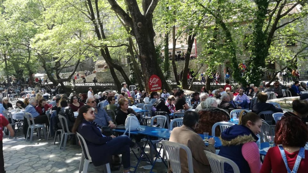 Πάσχα στη Λιβαδειά: Γλέντι με τη Γλυκερία, με παραδοσιακό σούβλισμα αρνιών,  κεράσματα 