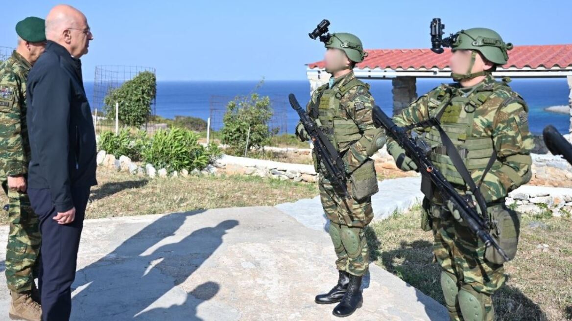 Στο Φαρμακονήσι ο Δένδιας - Το μήνυμα από το ακριτικό φυλάκιο, δείτε φωτογραφίες