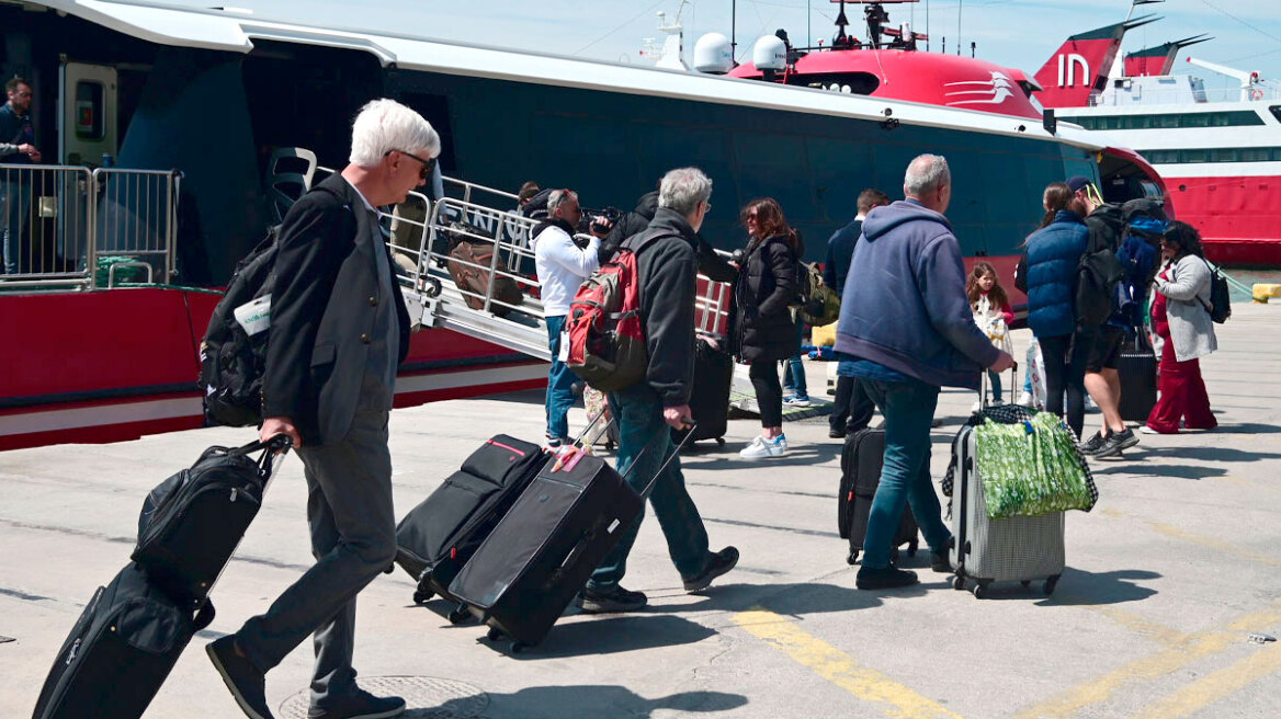 Καιρός: Ξεκινάει από σήμερα η μεγάλη έξοδος για το Πάσχα - Πώς θα φύγουν, θα ψήσουν το αρνί και θα επιστρέψουν