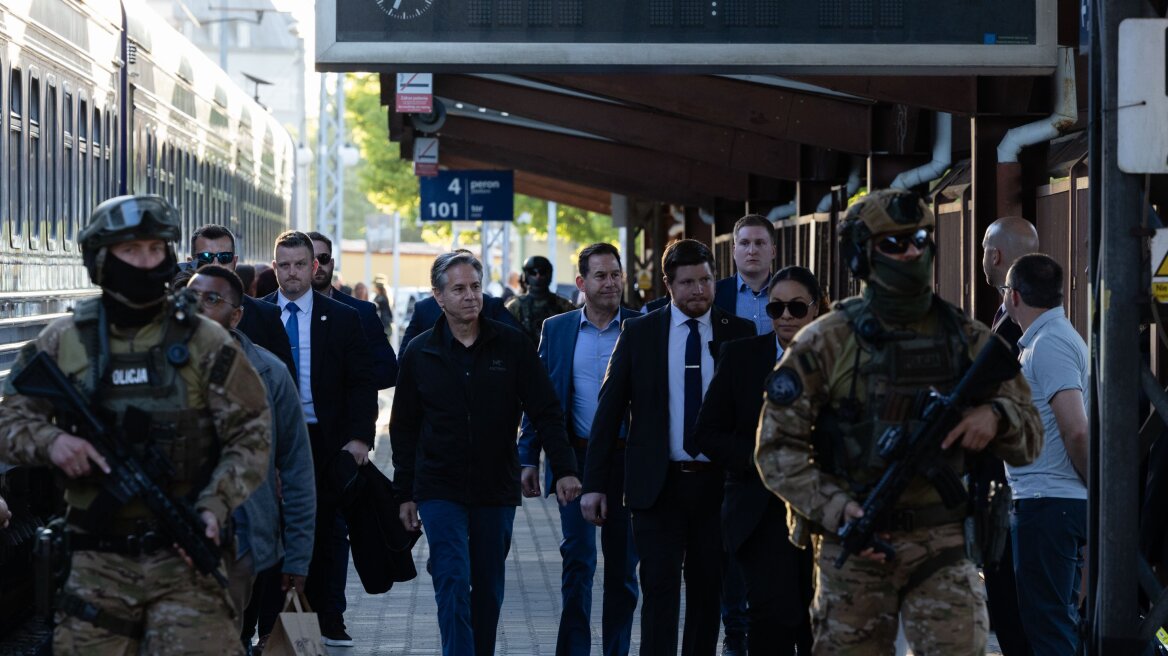 Πόλεμος στην Ουκρανία: Ο Μπλίνκεν γευμάτισε στο Κίεβο στην πιτσαρία ενός βετεράνου του πολέμου - Βίντεο