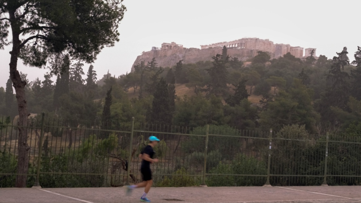 Καιρός: Τα δύο πρόσωπα του «αναβλητικού» και ζεστού καιρού - Ποιες περιοχές θα «πνίξει» η αφρικανική σκόνη 