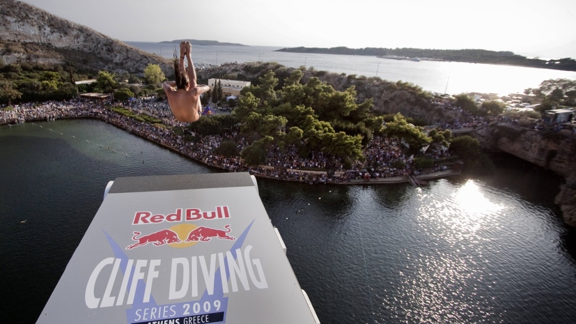 Red Bull Cliff Diving:  Τρεις ημέρες γεμάτες δράση στη λίμνη Βουλιαγμένης