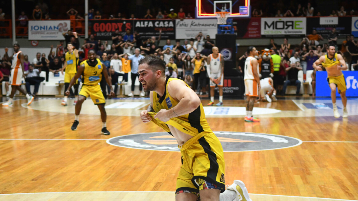 Στα ημιτελικά ο Άρης με  buzzer beater τρίποντο του Τολιόπουλου, 88-87 τον Προμηθέα στην Πάτρα - Δείτε το απίθανο καλάθι