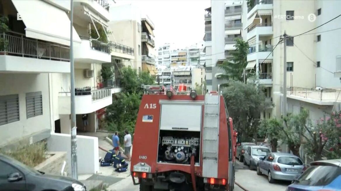 Φωτιά σε διαμέρισμα στου Ζωγράφου - Ξεκίνησε από το πατάρι