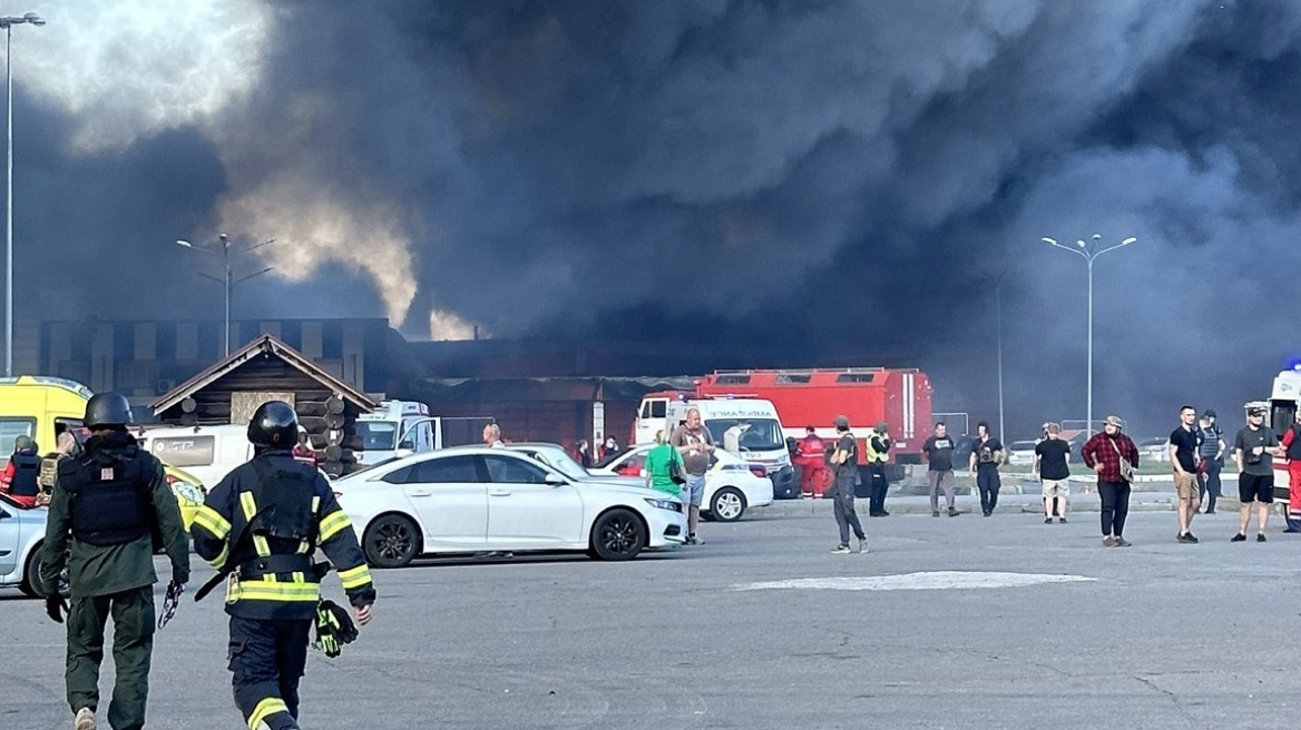 Πόλεμος στην Ουκρανία: Οι Ρώσοι συνεχίζουν να βομβαρδίζουν το Χάρκοβο - Τουλάχιστον 12 νεκροί από επίθεση σε εμπορικό κέντρο 