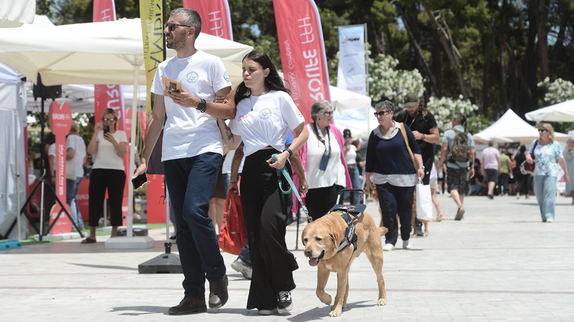 Woof festival: Για δεύτερη ημέρα συνεχίζεται η μεγάλη γιορτή για τα κατοικίδια που διοργανώνει το Topetmou.gr στο Πεδίον του Άρεως