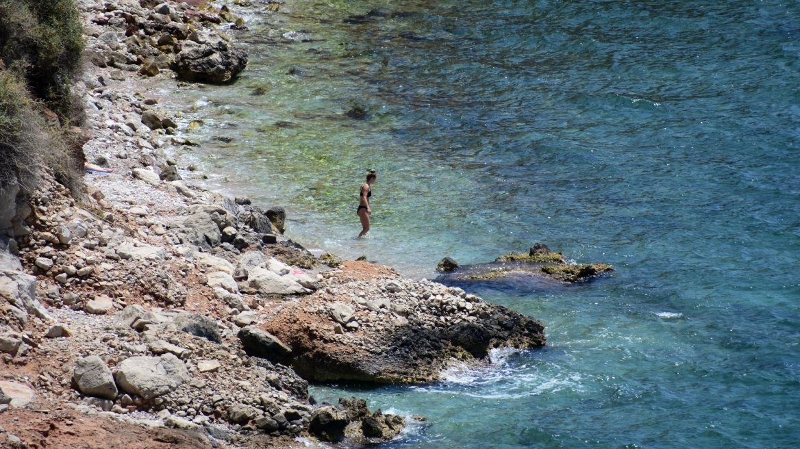 Καιρός: Κορυφώνεται η ζέστη, έρχεται διήμερο με 38άρια και σκόνη σε πολλές περιοχές - Πότε θα δροσίσει