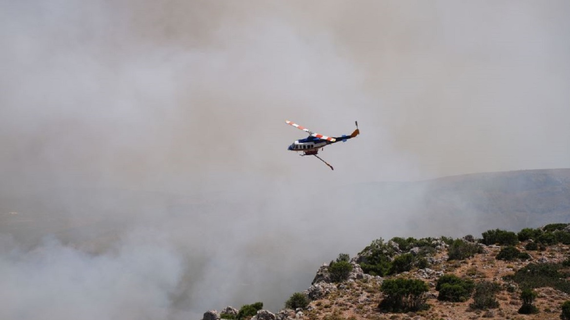 Χωρίς ενεργό μέτωπο η φωτιά σε δασική έκταση στη Χίο