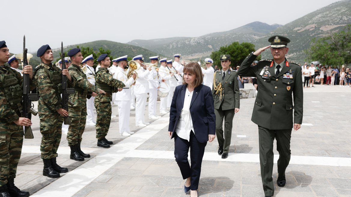 Σακελλαροπούλου στο Δίστομο: Μόνη δικαίωση των θυμάτων η αντίσταση σε κάθε απόπειρα αναβίωσης φασιστικών μορφωμάτων