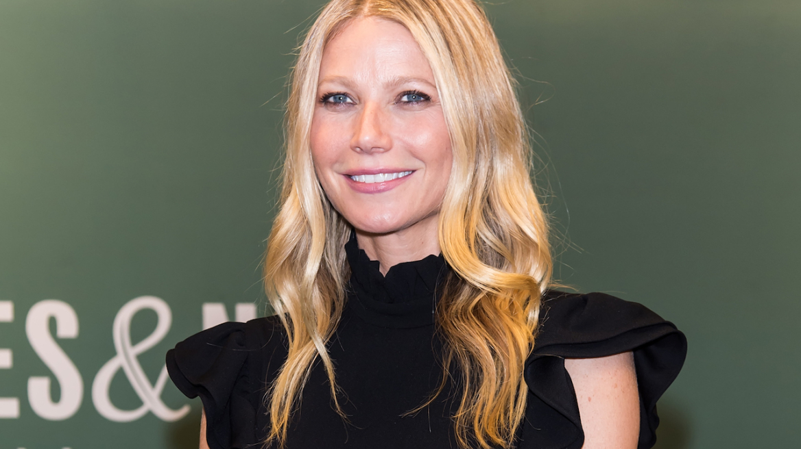 H Gwyneth Paltrow με κομψή φόρμα χωρίς σουτιέν στη νέα επίδειξη του Jacquemus 