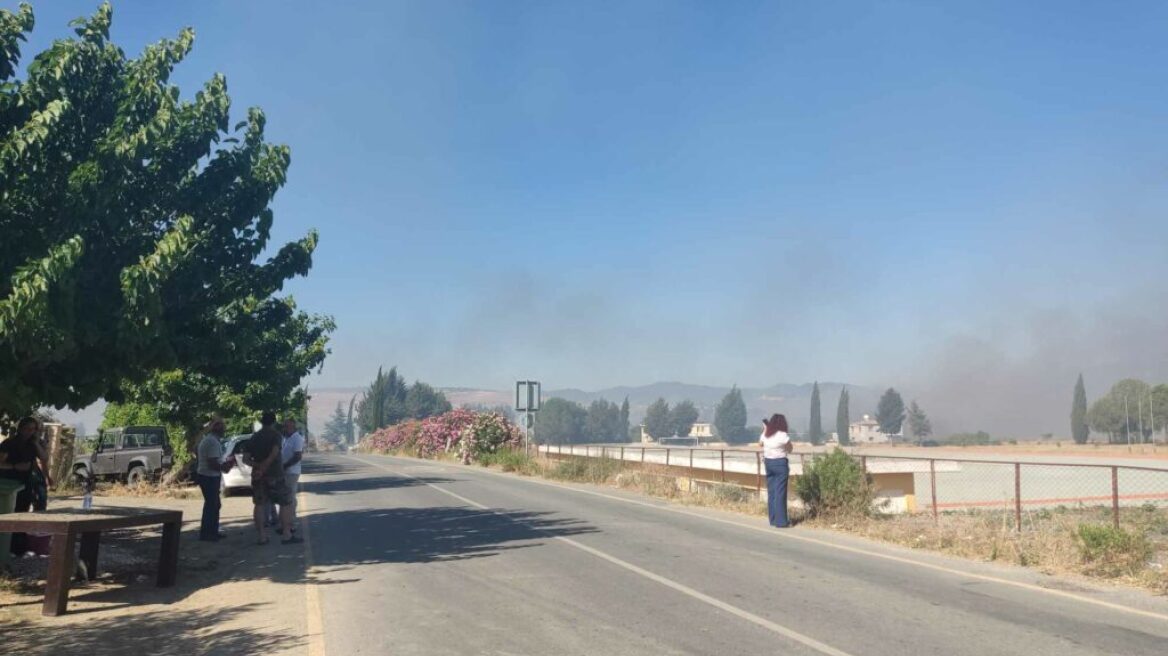 Ανεξέλεγκτη πυρκαγιά στην Πάφο - Εκκενώθηκαν χωριά, δύο Canadair στέλνει η Ελλάδα