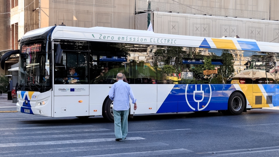 ΟΣΥ: Δρομολόγια σε Αθήνα και Πειραιά εκτελούν τα 140 νέα ηλεκτρικά λεωφορεία