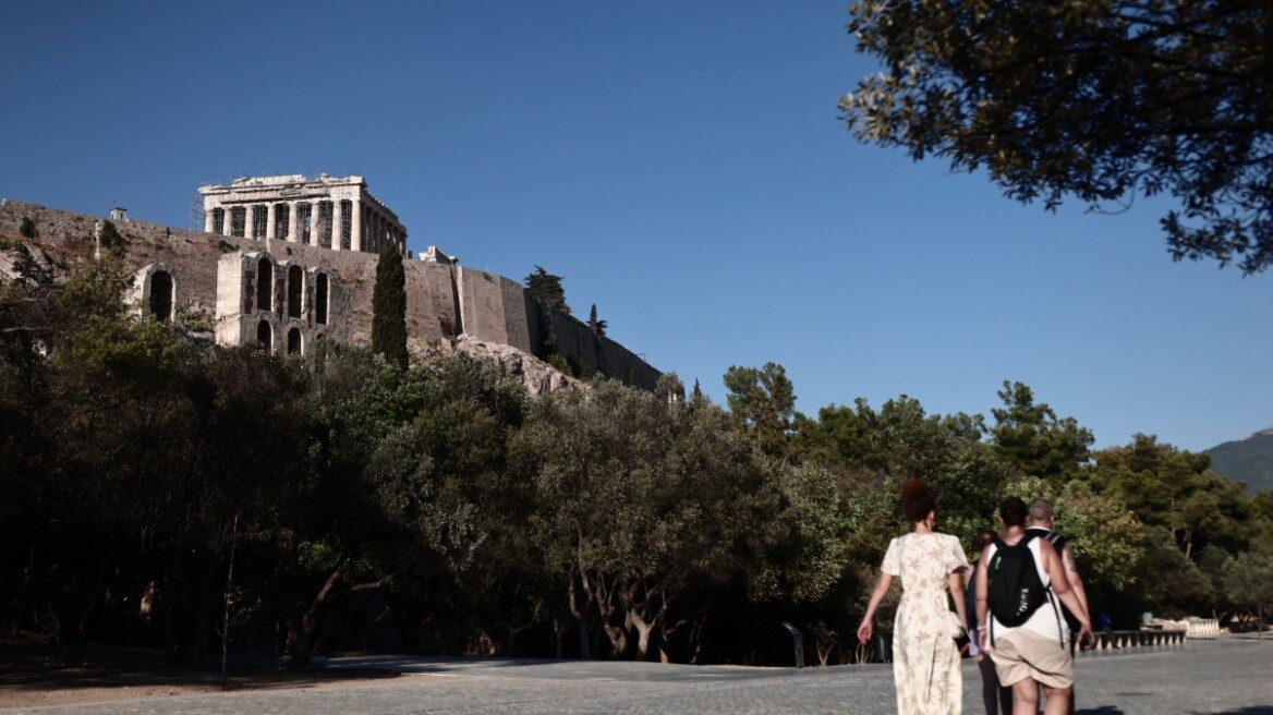 Καιρός: Στους 32 βαθμούς σήμερα ο υδράργυρος, πτώση της θερμοκρασίας από αύριο  