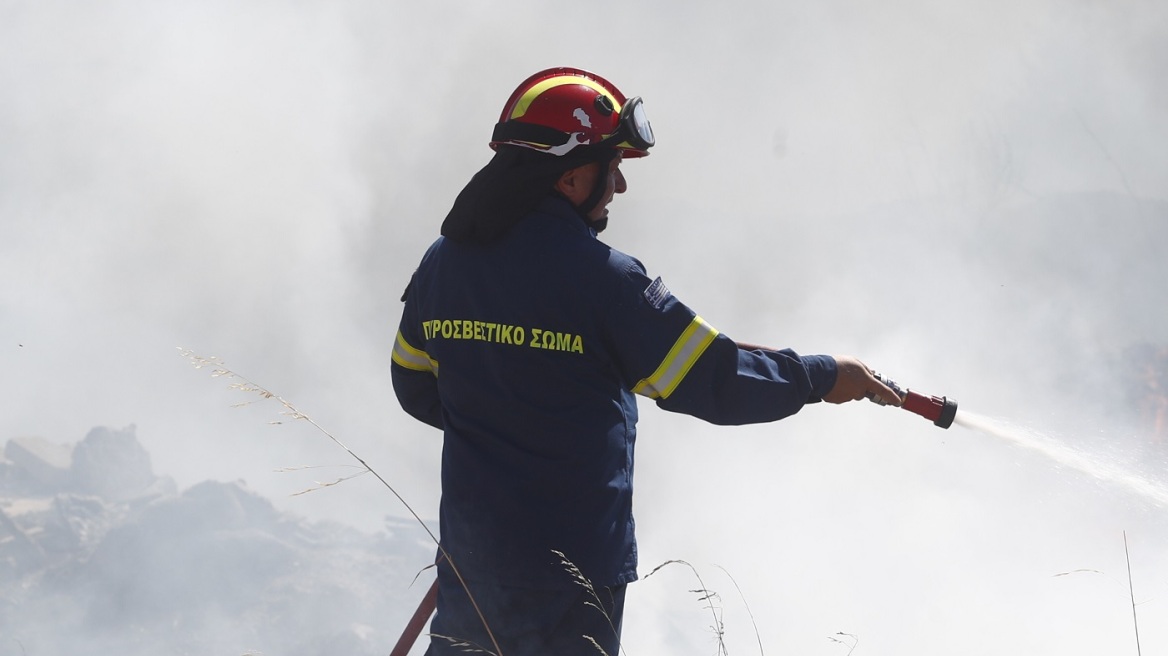 Υψηλός κίνδυνος πυρκαγιάς το Σάββατο σε Αττική και άλλες 4 περιοχές - Υποχωρούν τα μποφόρ