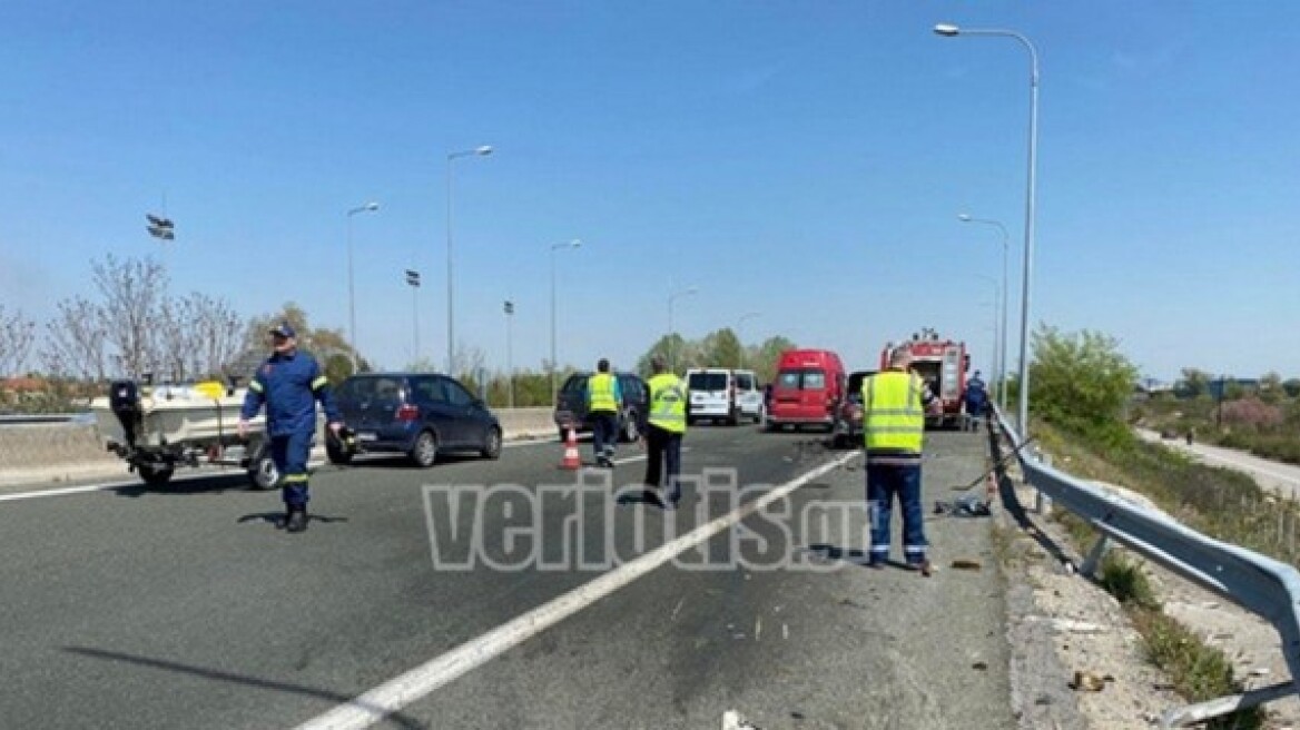 Τροχαίο με 3 τραυματίες στην Εγνατία, εκτροπή κυκλοφορίας στον κόμβο Νησελίου