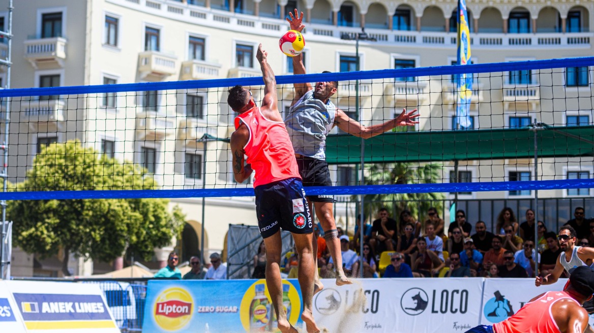 Piraeus Masters: Εντυπωσιακοί αγώνες Beach Volley με τις κορυφαίες ομάδες στην πλατεία Κοραή