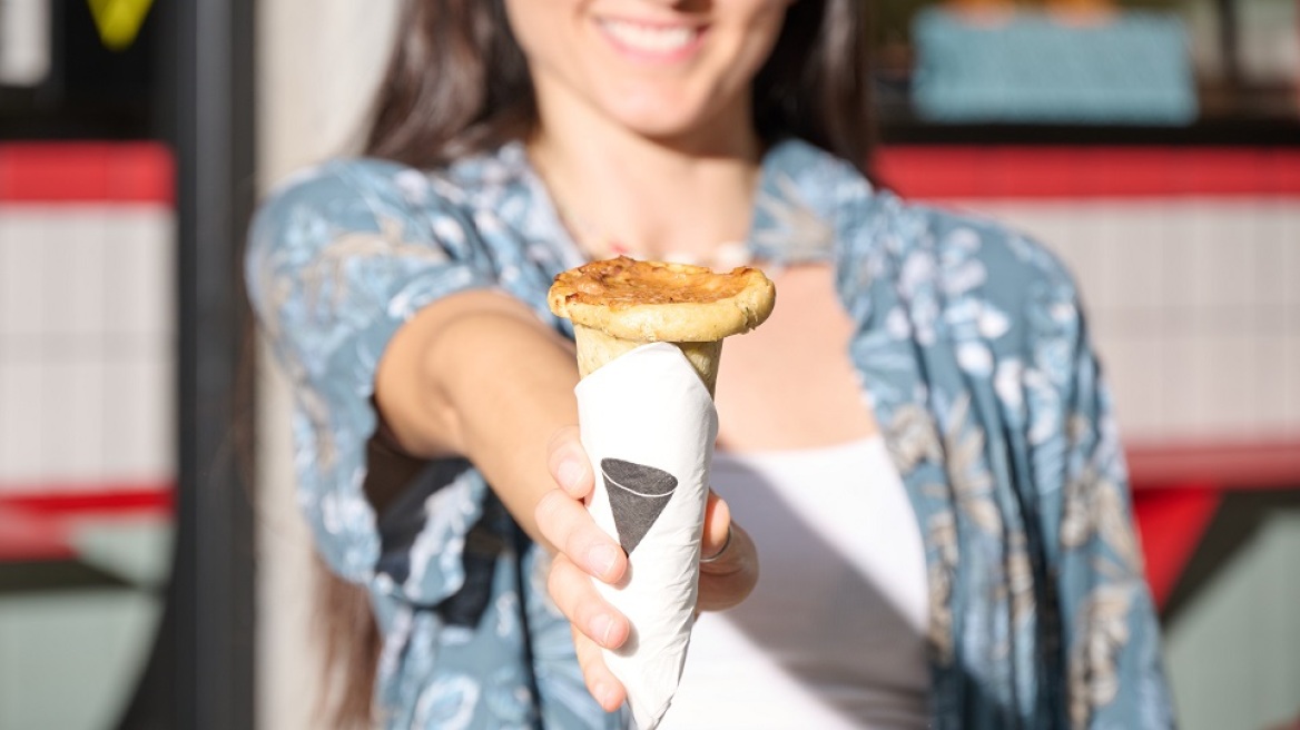 Πίτσα σε χωνάκι και ατμόσφαιρα 80΄s στο πρώτο pizza cones μαγαζί της Ελλάδας