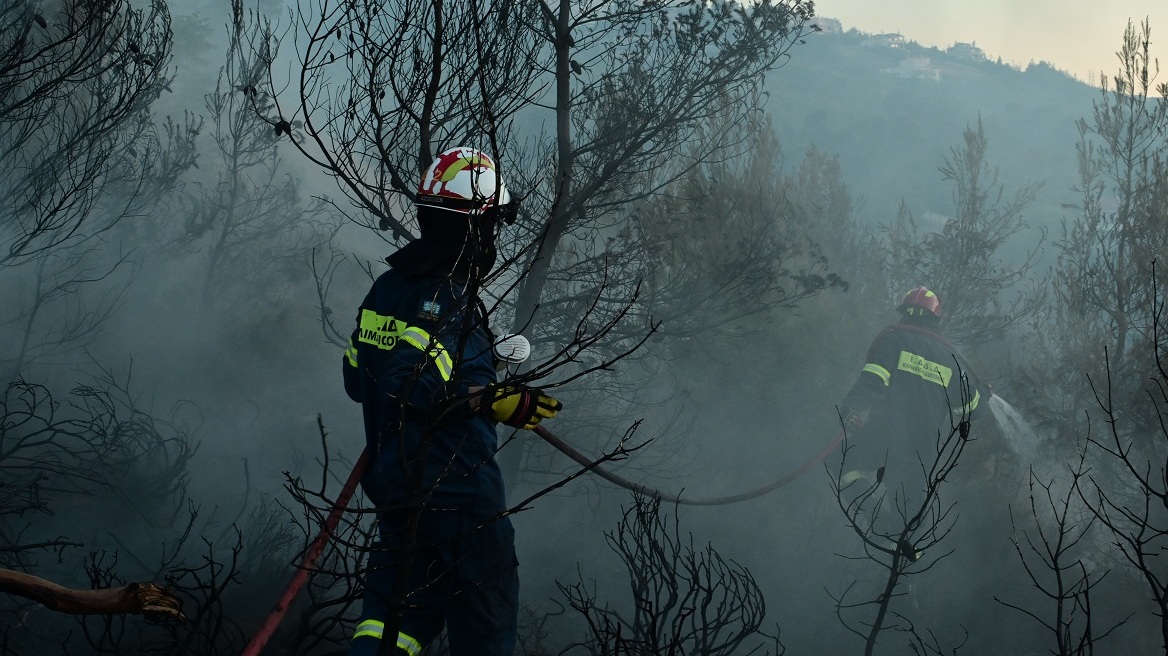 Φωτιά στη Σταμάτα: Με εγκαύματα στα πόδια 59χρονος - Ένας τραυματίας μετά από πτώση