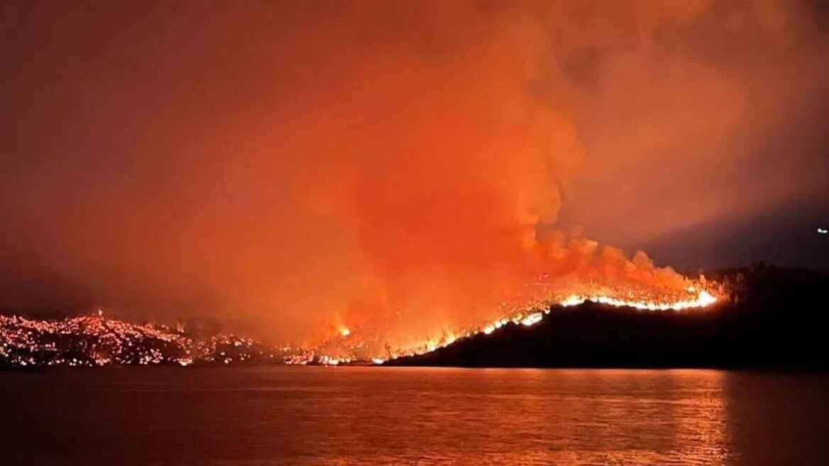 Ανεξέλεγκτα μέτωπα φωτιάς στη βόρεια Καλιφόρνια – Χιλιάδες απομακρύνθηκαν από τα σπίτια τους