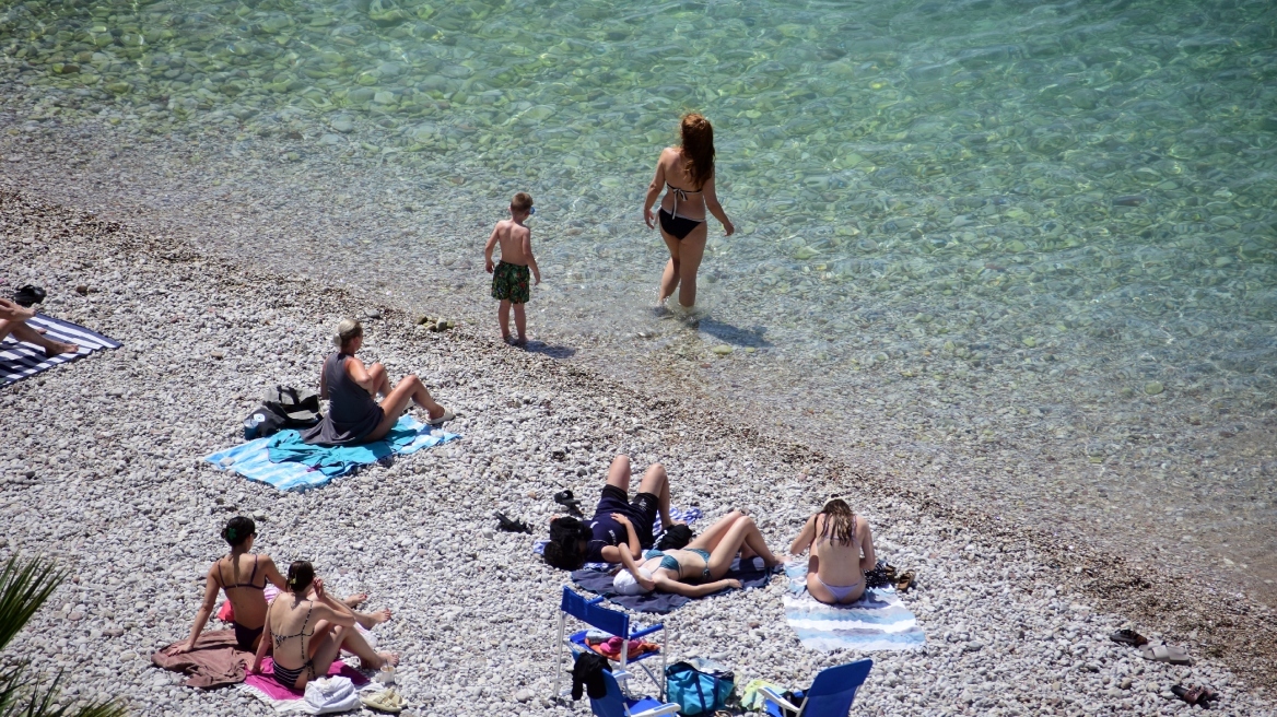 Χατζηδάκης: Κατά προτεραιότητα ελέγχονται οι παραλίες οι οποίες έχουν και τις περισσότερες καταγγελίες