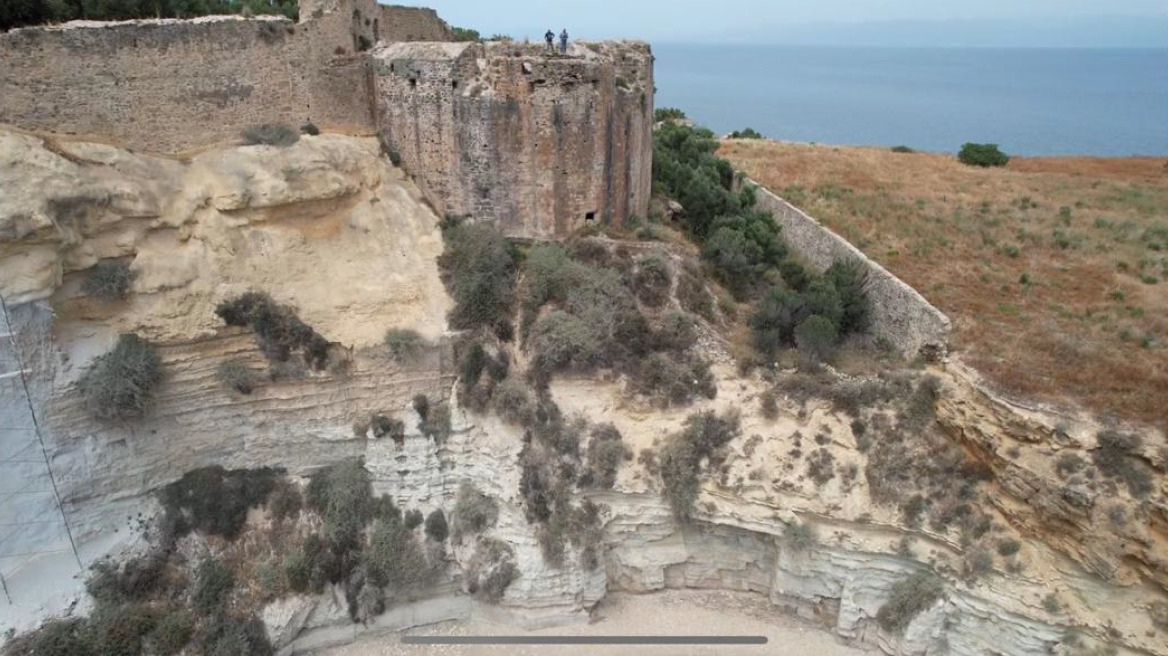 Κάστρο Κορώνης: Το υπουργείο Πολιτισμού υλοποιεί έργα στερέωσης στο μνημείο