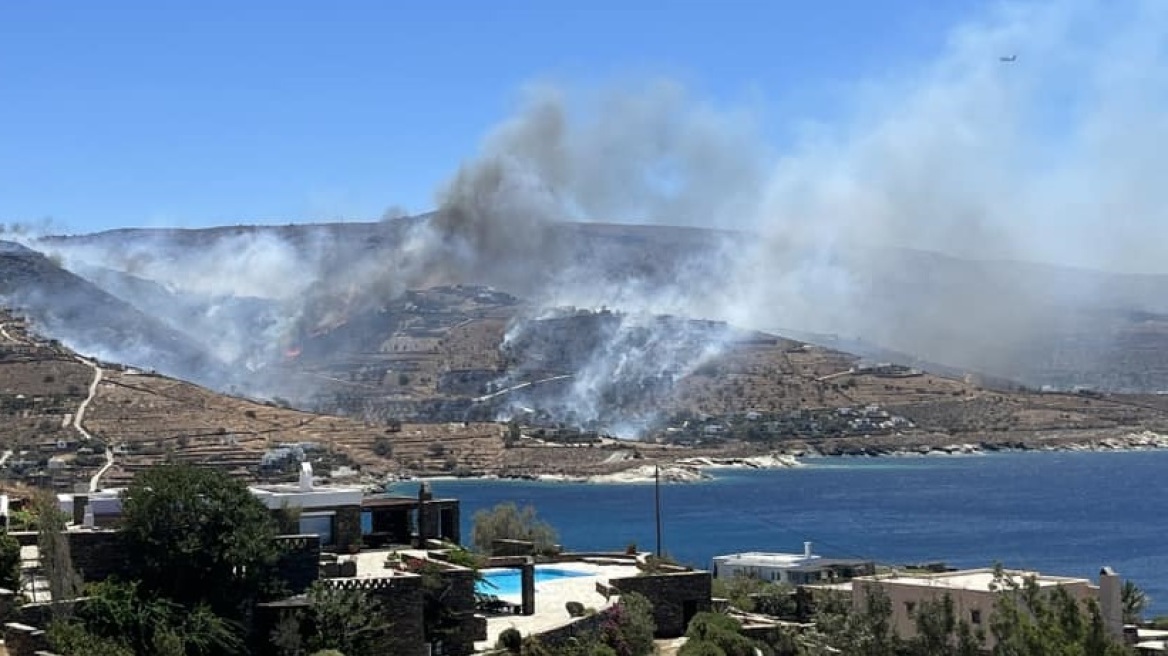 Φωτιά στην Κέα - Εστάλη 112 για εκκένωση της Λυγιάς, δείτε βίντεο