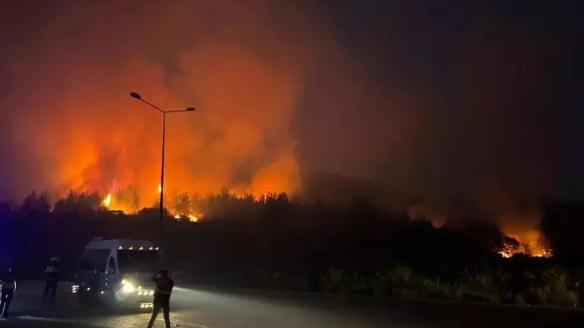 Τουρκία: Πυρκαγιά με τρεις νεκρούς σε επαρχία της Σμύρνης