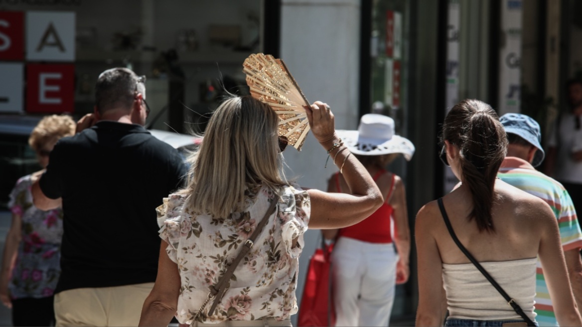 Καιρός: Οι πιο δύσκολες 72 ώρες του καύσωνα - Έκτακτα μέτρα σε δημόσιο και ιδιωτικό τομέα