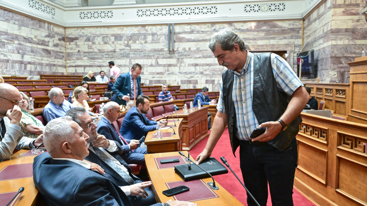 Επιμένει ο Πολάκης και επιτίθεται στη Λινού - Μιλά για «στήσιμο με ψεύτικα δάκρυα»