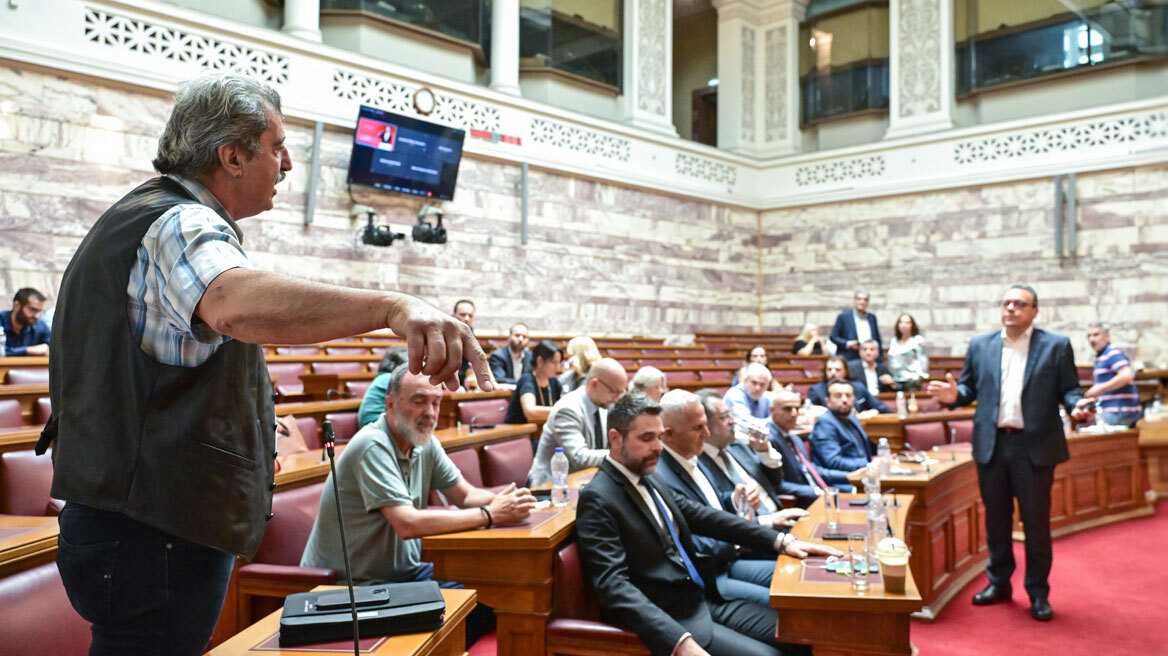 Παύλος Πολάκης: Το bullying που ξεχείλισε το ποτήρι - Σόου σε Βουλή και ΚΟ του ΣΥΡΙΖΑ μετά τη διαγραφή του