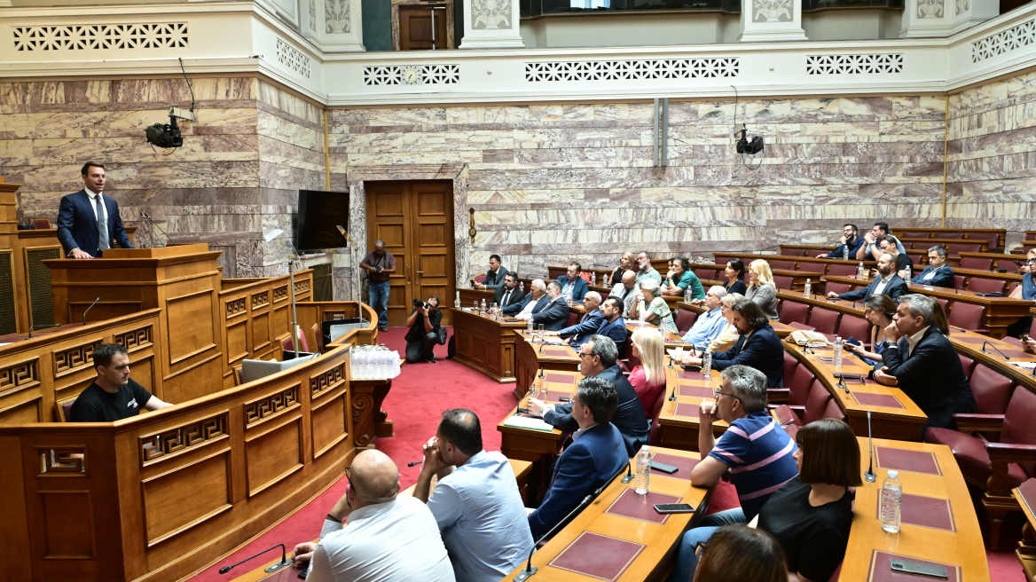 ΣΥΡΙΖΑ: Ποιοι βουλευτές υπερασπίστηκαν τον Πολάκη στην κοινοβουλευτική ομάδα, ποιοι άσκησαν κριτική στον Κασσελάκη