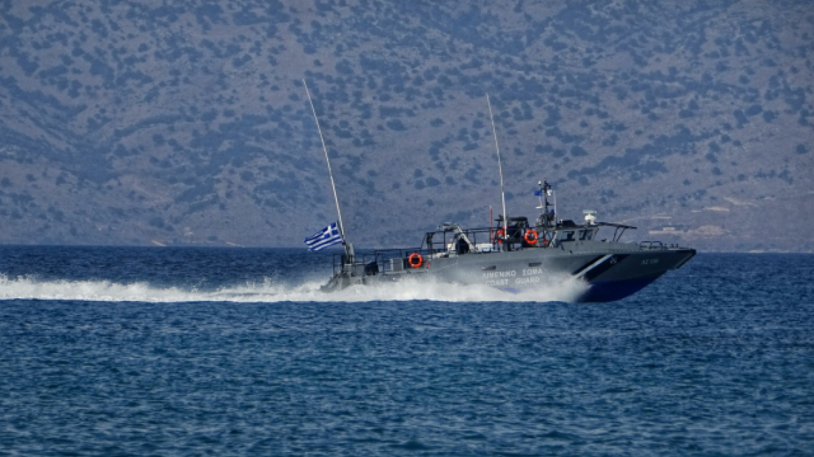 Σαλαμίνα: Ταχύπλοο σκάφος τραυμάτισε λουόμενο - Συνελήφθη ο 80χρονος χειριστής του