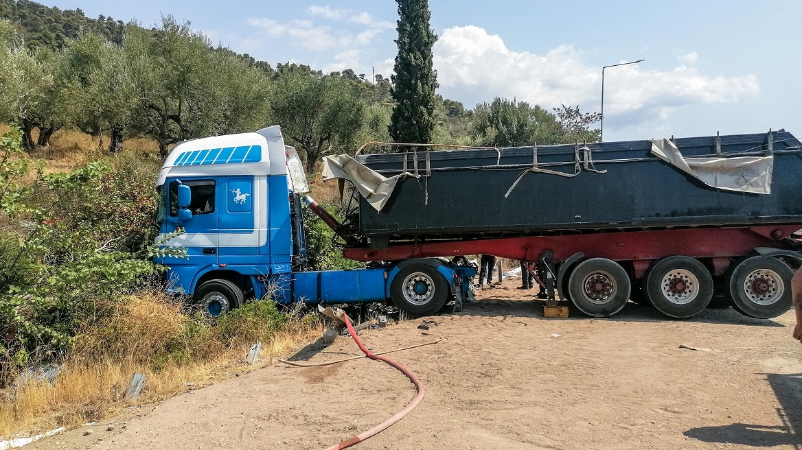 Κυπαρισσία: Ελεύθερος με περιοριστικούς όρους ο 39χρονος οδηγός νταλίκας για το πολύνεκρο τροχαίο