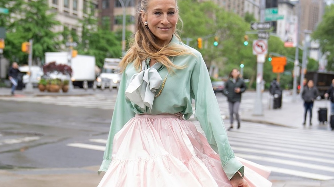 H Sarah Jessica Parker με peep toe γόβες και τούλινη φούστα