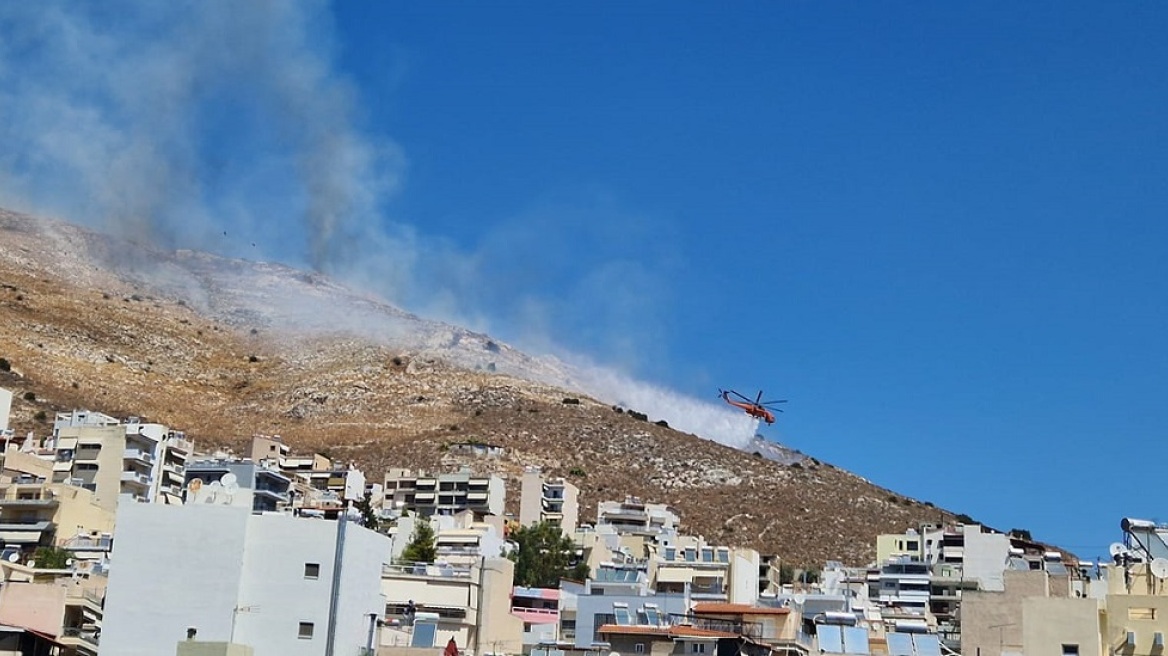 Φωτιά σε χαμηλή βλάστηση στο Σχιστό Κορυδαλλού