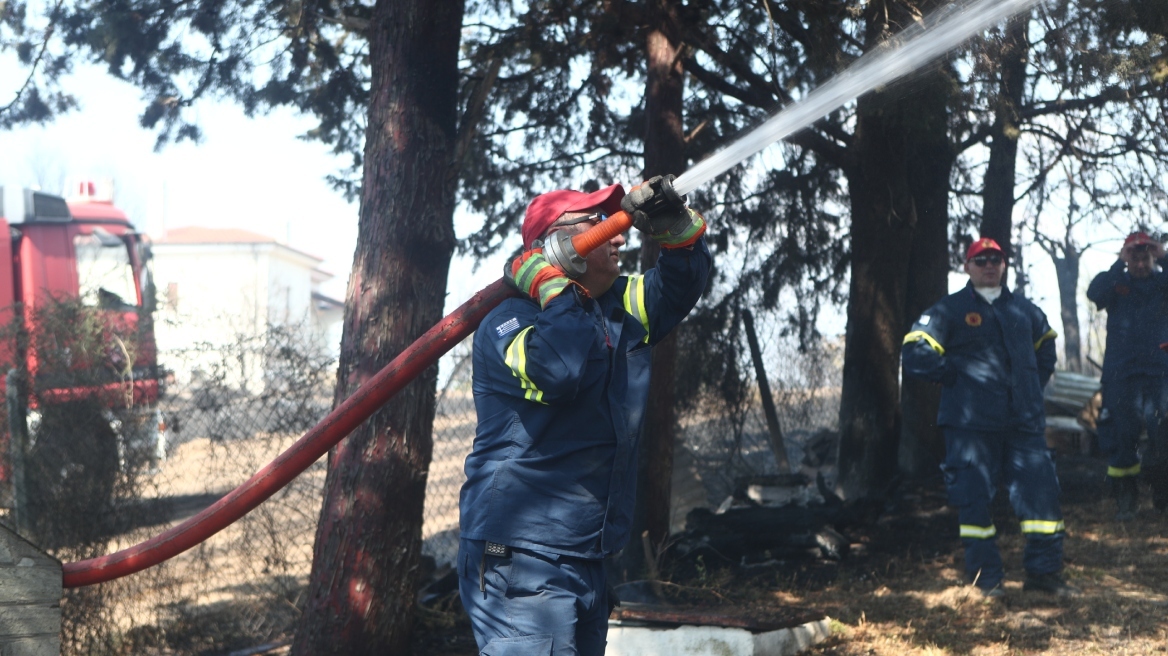 Φωτιά στη Σουρωτή Θεσσαλονίκης - Μήνυμα από το 112