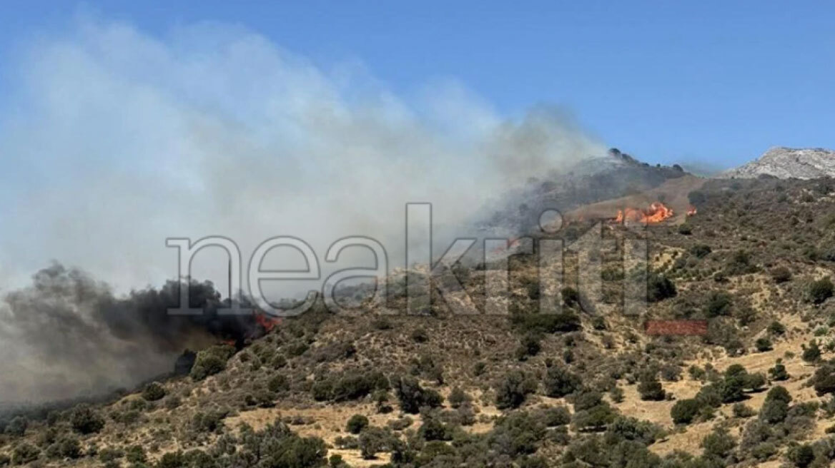 Αναζωπυρώθηκε η φωτιά στο νότιο Ρέθυμνο - Μήνυμα από το 112, εκκενώνονται οικισμοί 