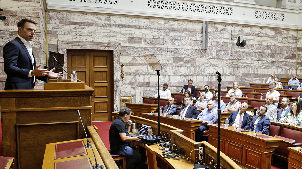 ΣΥΡΙΖΑ: O «πόλεμος της έδρας»  - Πρέσινγκ για να παραιτηθούν οι «5» και να μπει ο Κασσελάκης στη Βουλή