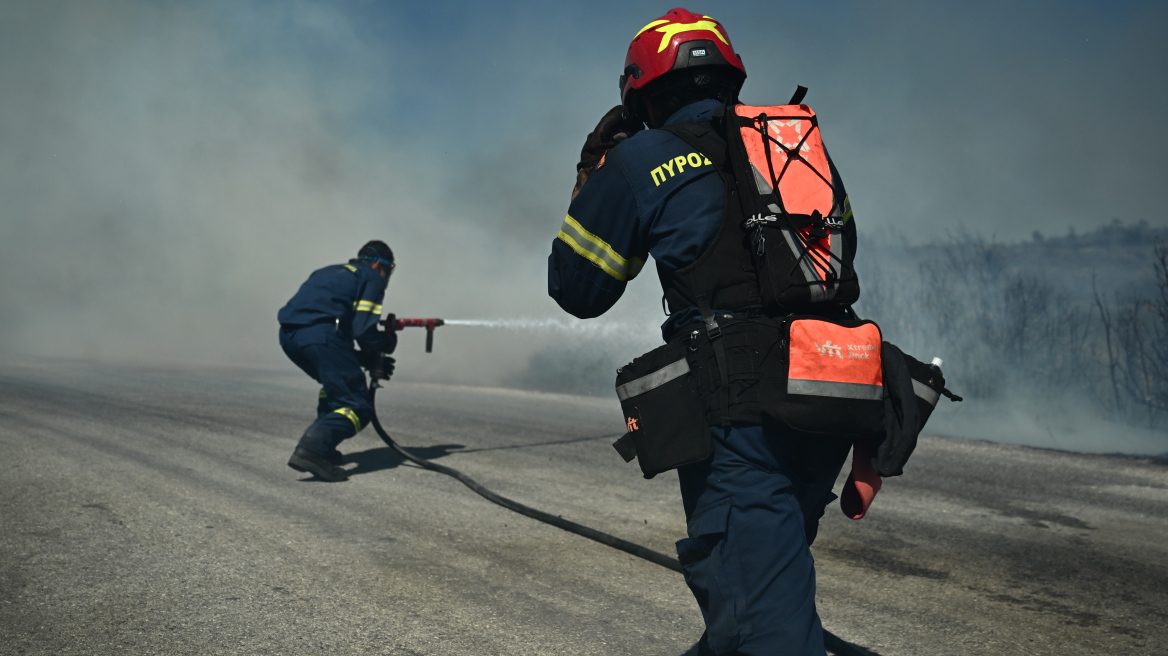 Φωτιά στην Αττική: Οδηγίες προφύλαξης λόγω της αποπνικτικής ατμόσφαιρας