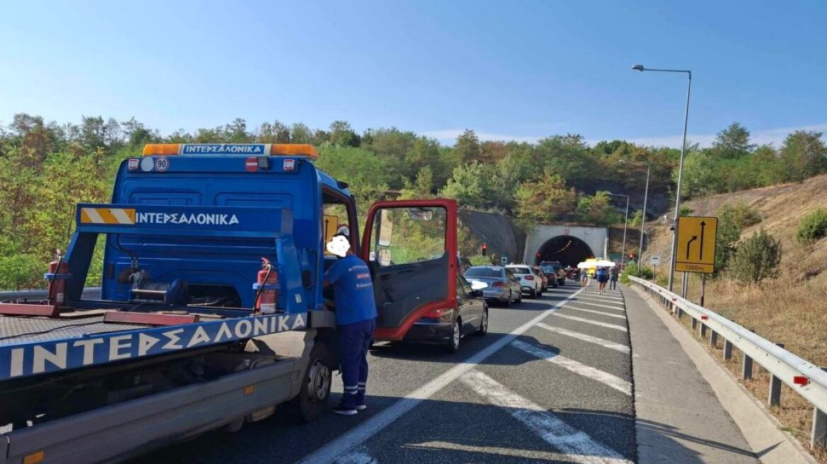 Εγνατία Οδός: Φωτιά σε ΙΧ στα Γρεβενά	