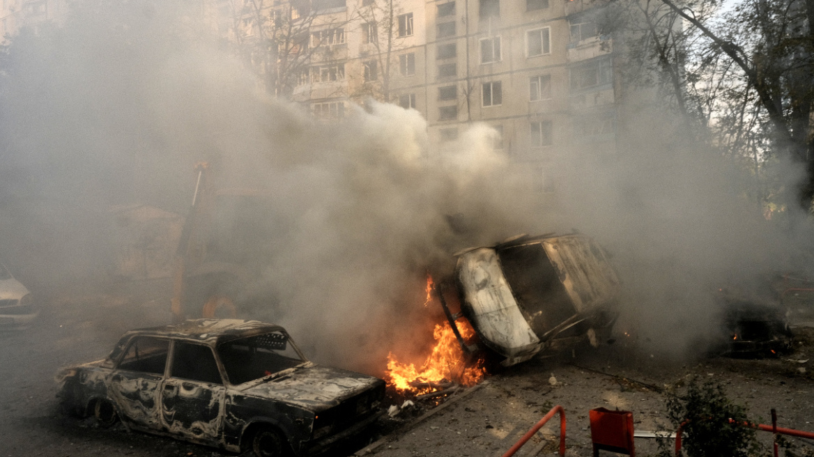 Πόλεμος στην Ουκρανία: Μία 14χρονη ανάμεσα στους νεκρούς από το ρωσικό χτύπημα σε παιδική χαρά, δείτε βίντεο