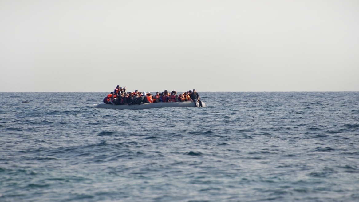 Ηράκλειο: Επιχείρηση του Λιμενικού για τη διάσωση 53 μεταναστών που εντοπίστηκαν σε φουσκωτό