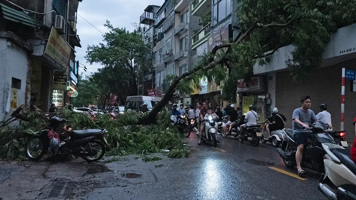 Βιετνάμ: Τουλάχιστον 127 νεκροί από τον τυφώνα Γιάγκι, σύμφωνα με νέο απολογισμό - Στους 54 οι αγνοούμενοι