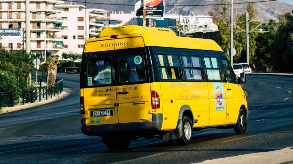 Σχολικά λεωφορεία: Πάνω από 200 πρόστιμα σήμερα σε ελέγχους της Τροχαίας 