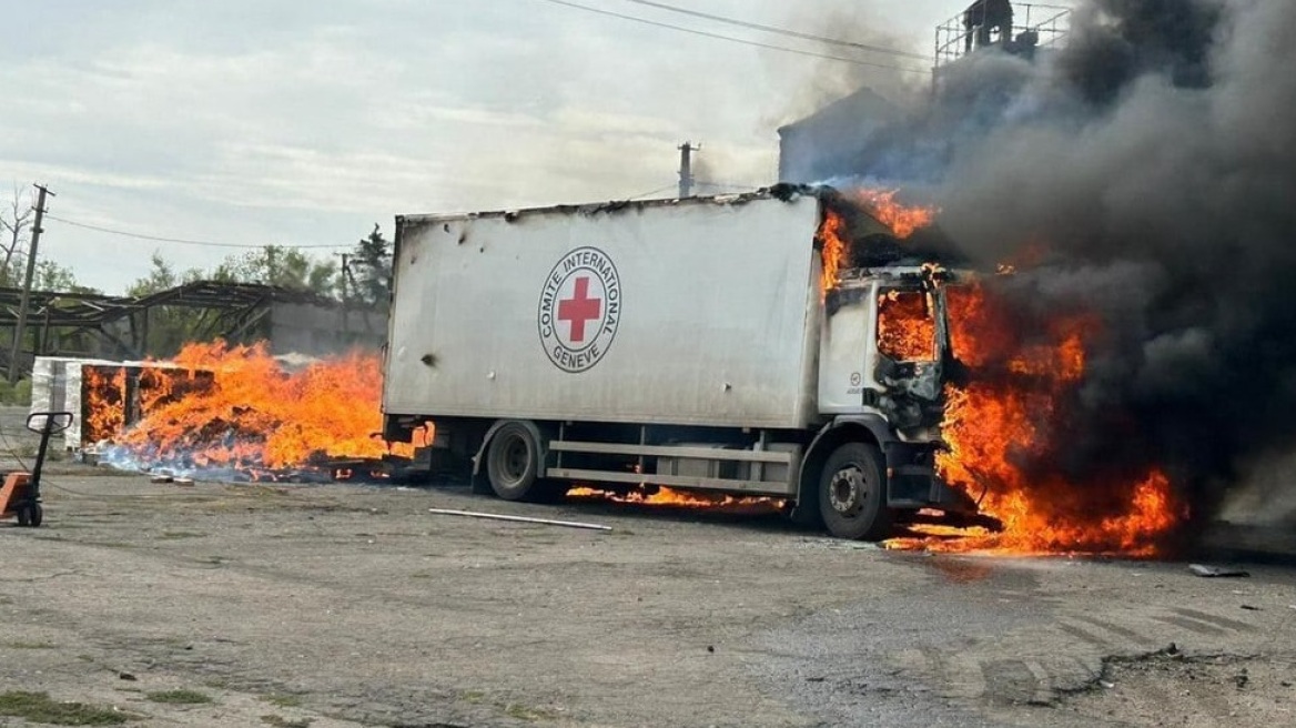 Πόλεμος στην Ουκρανία: Νεκροί τρεις υπάλληλοι του Ερυθρού Σταυρού από ρωσικό βομβαρδισμό στο Ντονέτσκ