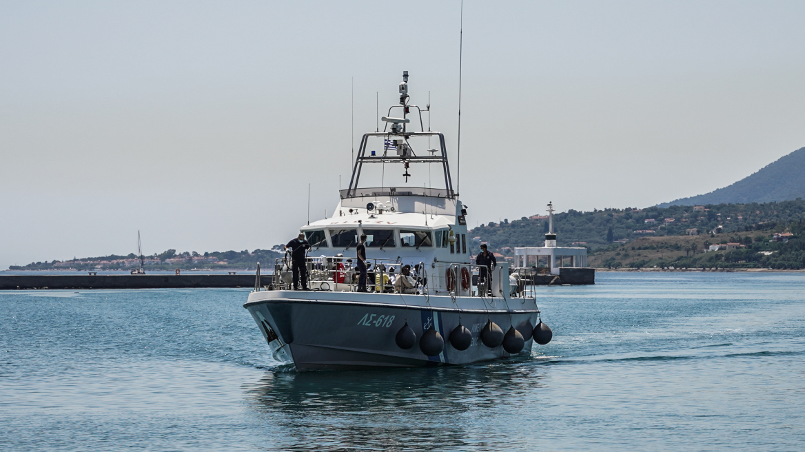 Νέα διάσωση μεταναστών νότια της Κρήτης - Μεταξύ τους βρίσκονται και έξι παιδιά