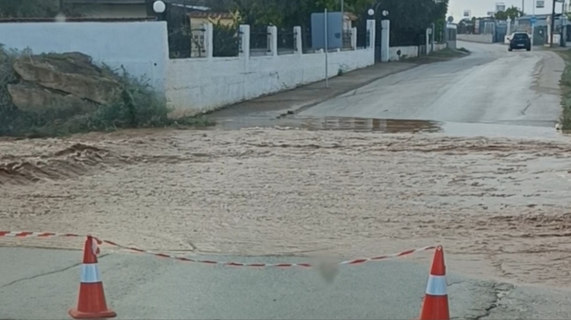 Η κακοκαιρία «χτύπησε» τη Χαλκιδική, υπερχείλισε χείμαρρος 