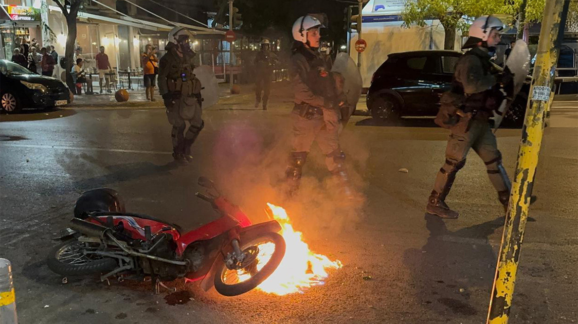 Επεισόδια στην 3ης Σεπτεμβρίου στο κέντρο της Αθήνας - Επίθεση με μολότοφ σε διμοιρία των ΜΑΤ, δείτε φωτογραφίες